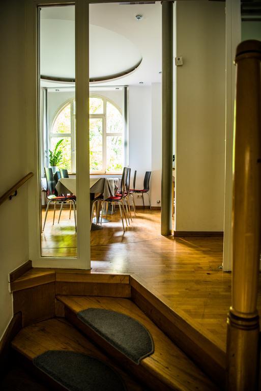 Robert Mayer Hotel